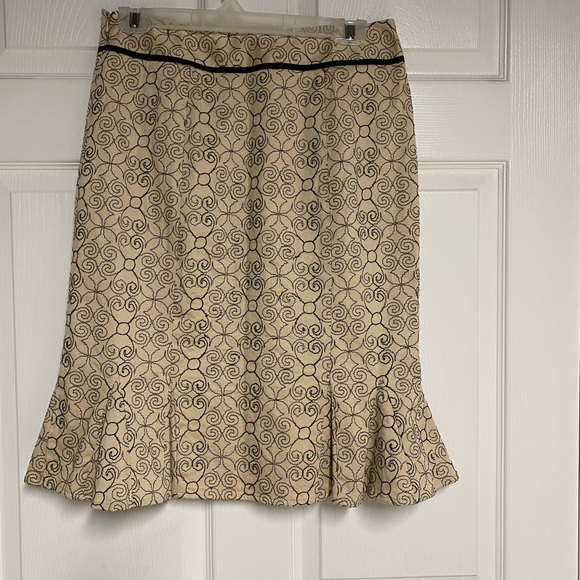 Harold’s Beautiful Embroidered Skirt Size 8 - Picture 5 of 7
